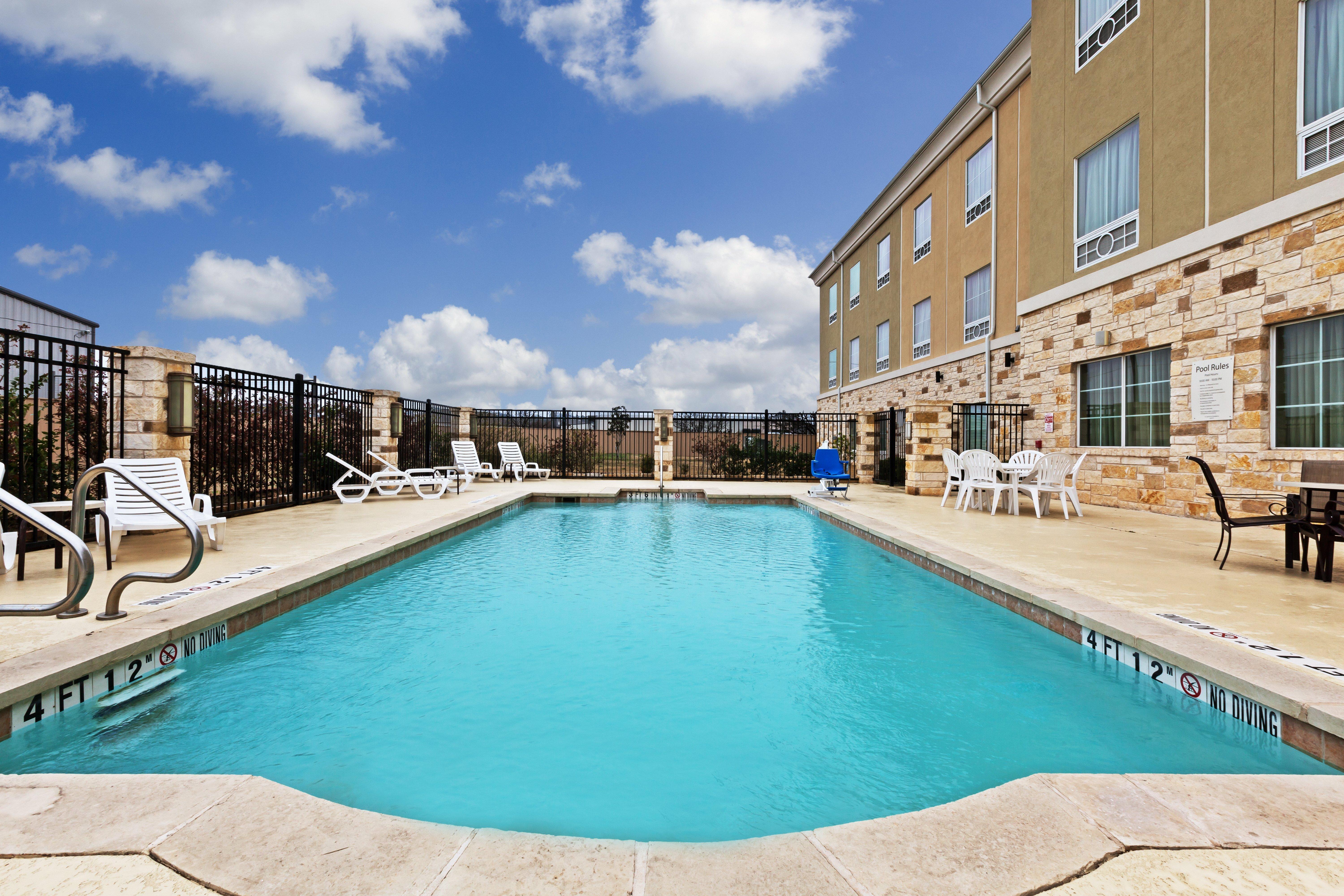 Holiday Inn Express & Suites Brady By Ihg Zewnętrze zdjęcie