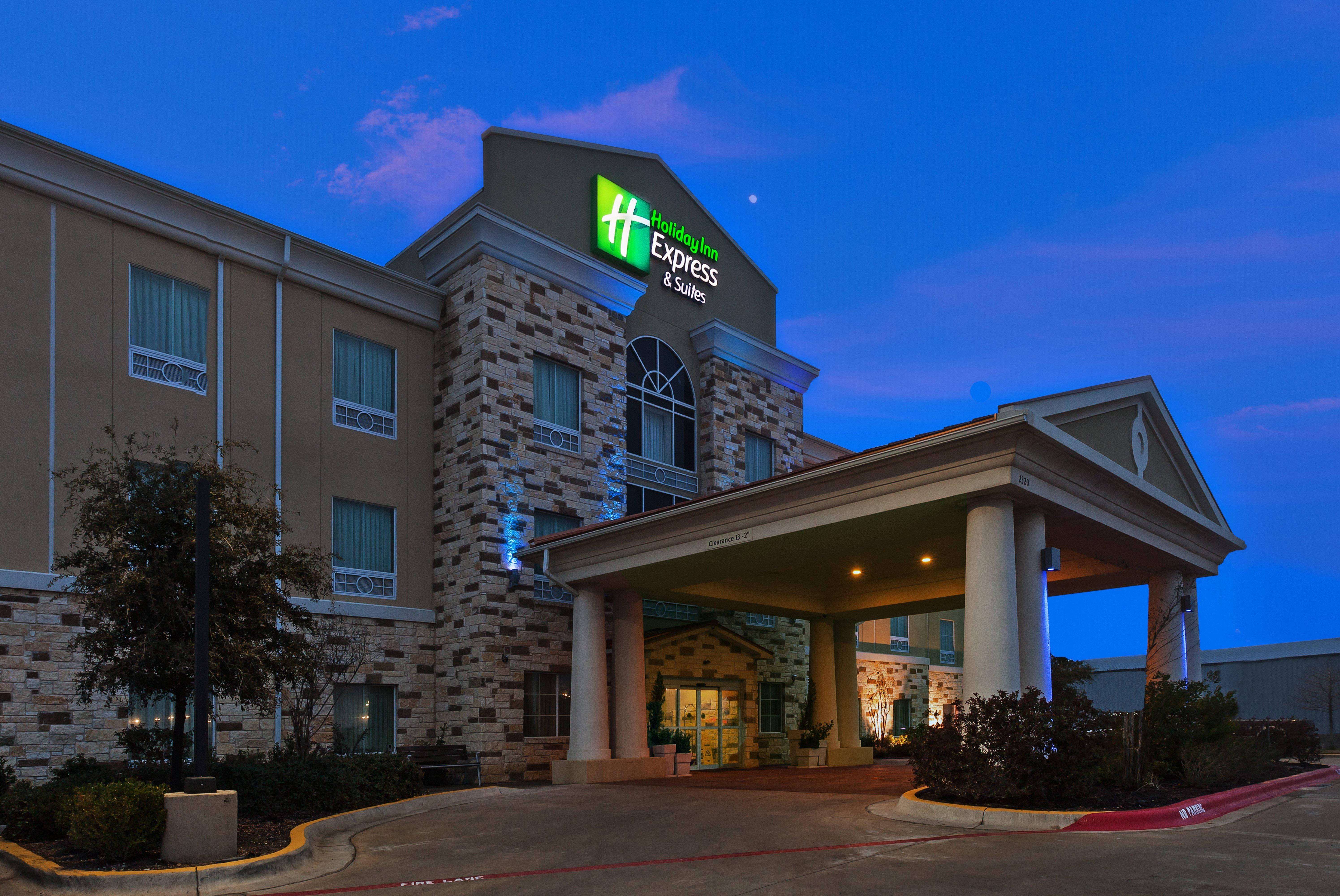 Holiday Inn Express & Suites Brady By Ihg Zewnętrze zdjęcie