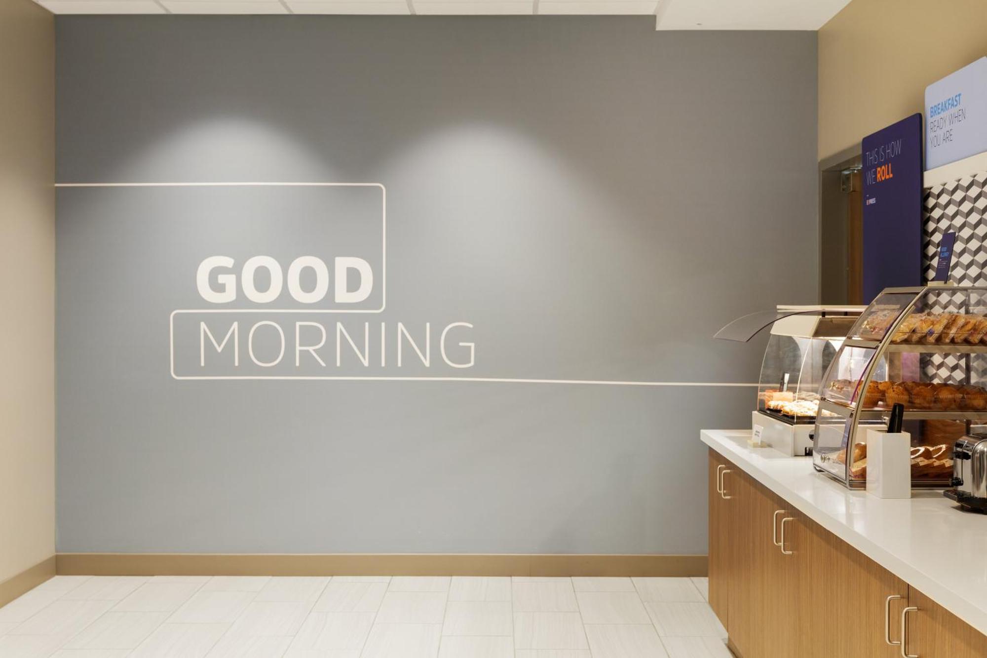 Holiday Inn Express & Suites Brady By Ihg Zewnętrze zdjęcie