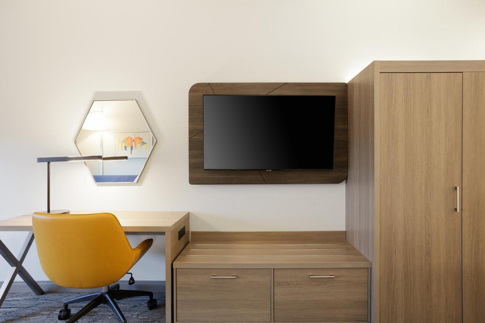 Holiday Inn Express & Suites Brady By Ihg Zewnętrze zdjęcie