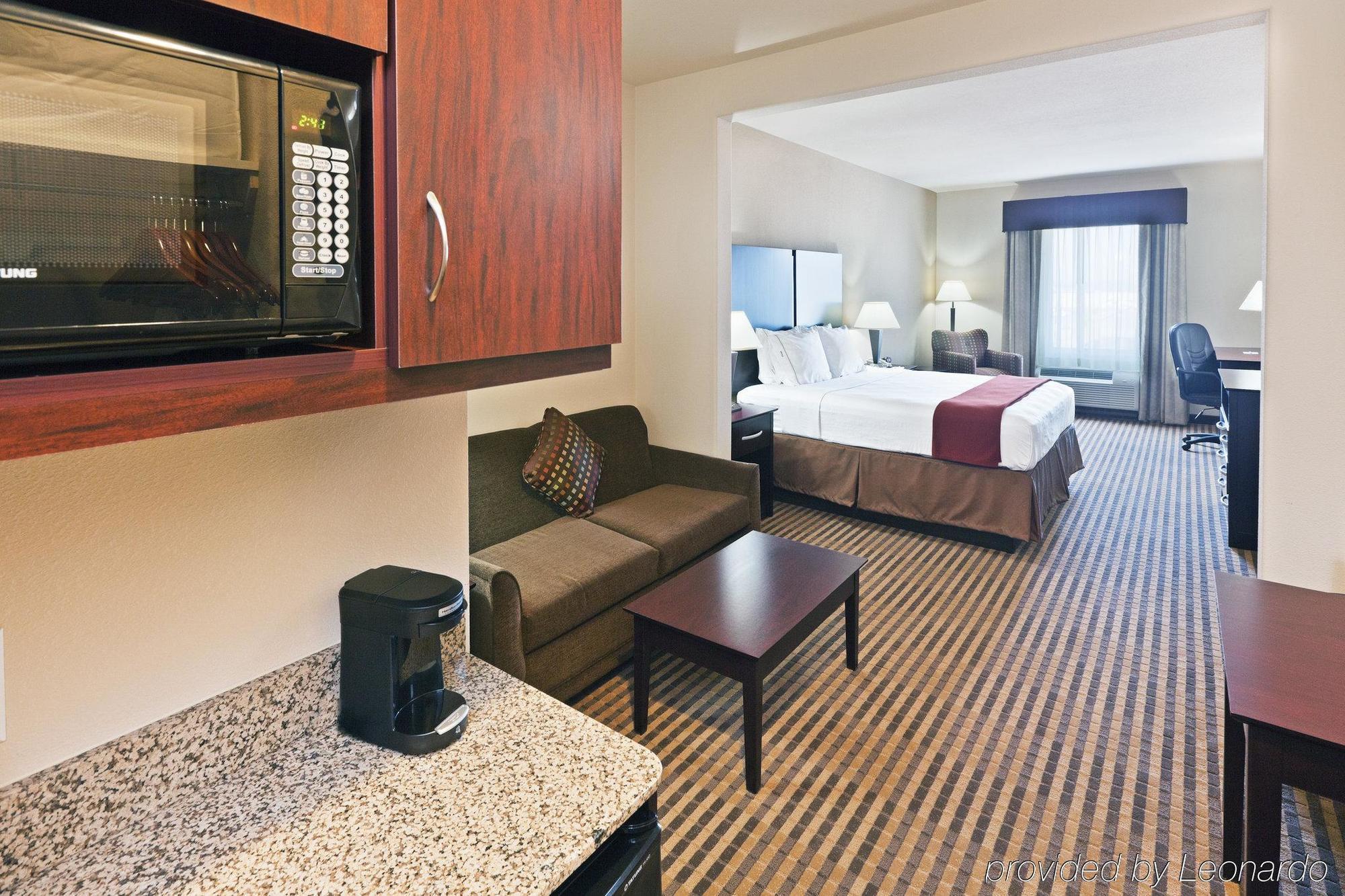 Holiday Inn Express & Suites Brady By Ihg Pokój zdjęcie