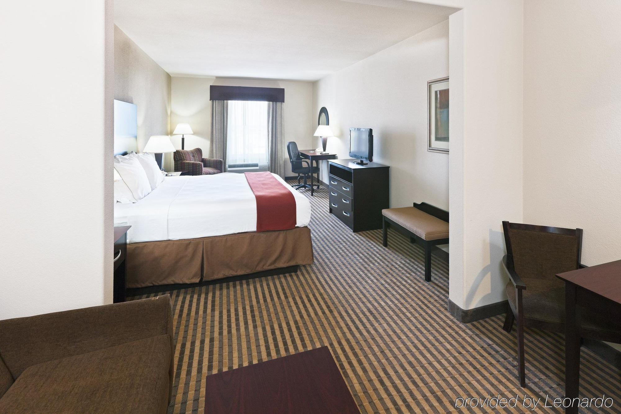 Holiday Inn Express & Suites Brady By Ihg Pokój zdjęcie