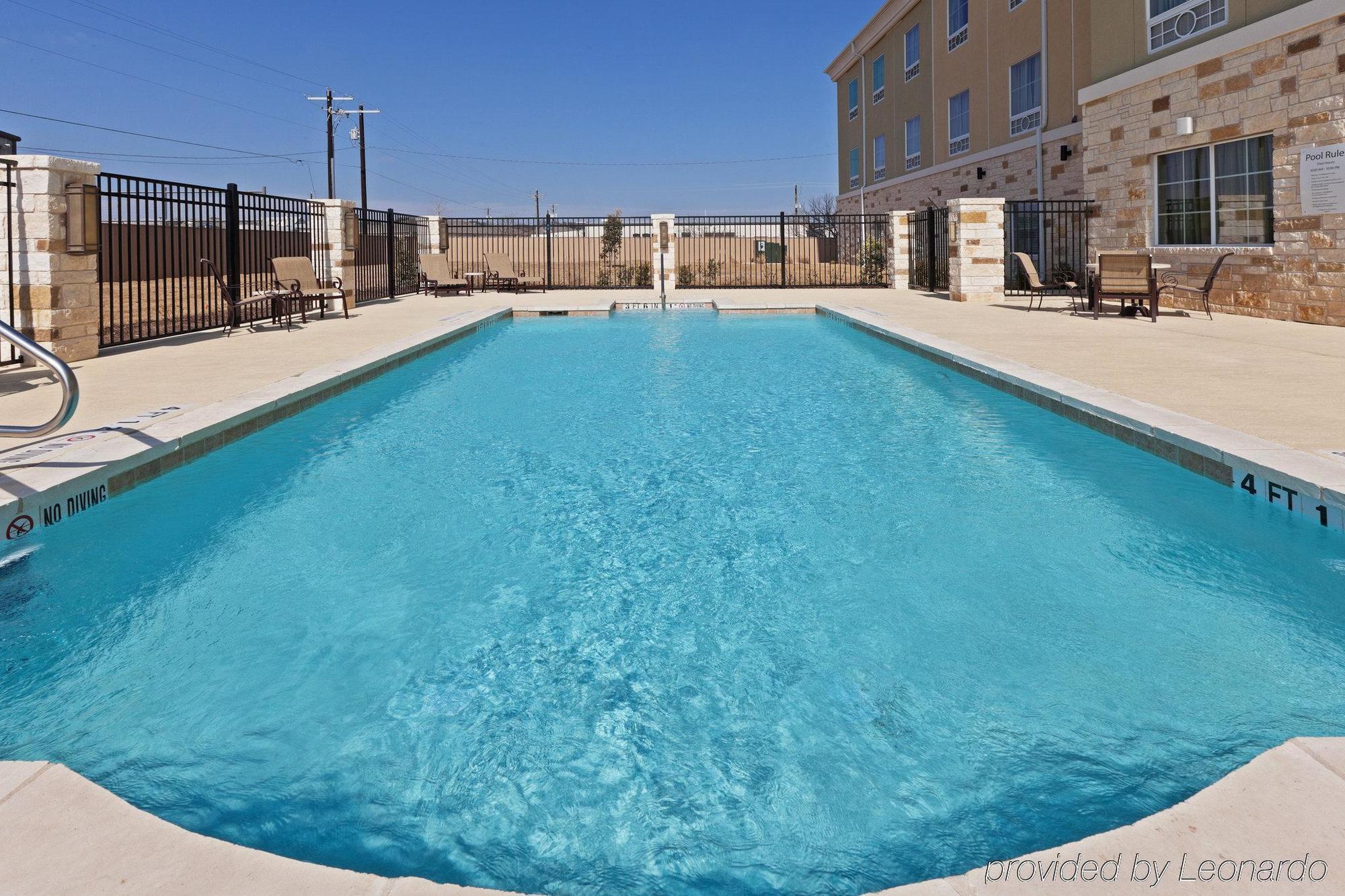 Holiday Inn Express & Suites Brady By Ihg Udogodnienia zdjęcie