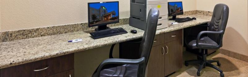 Holiday Inn Express & Suites Brady By Ihg Zewnętrze zdjęcie