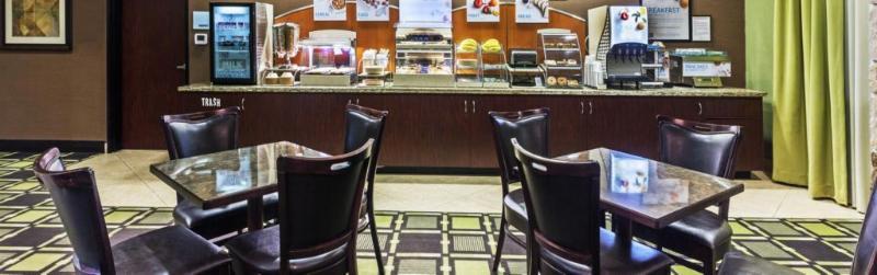Holiday Inn Express & Suites Brady By Ihg Zewnętrze zdjęcie